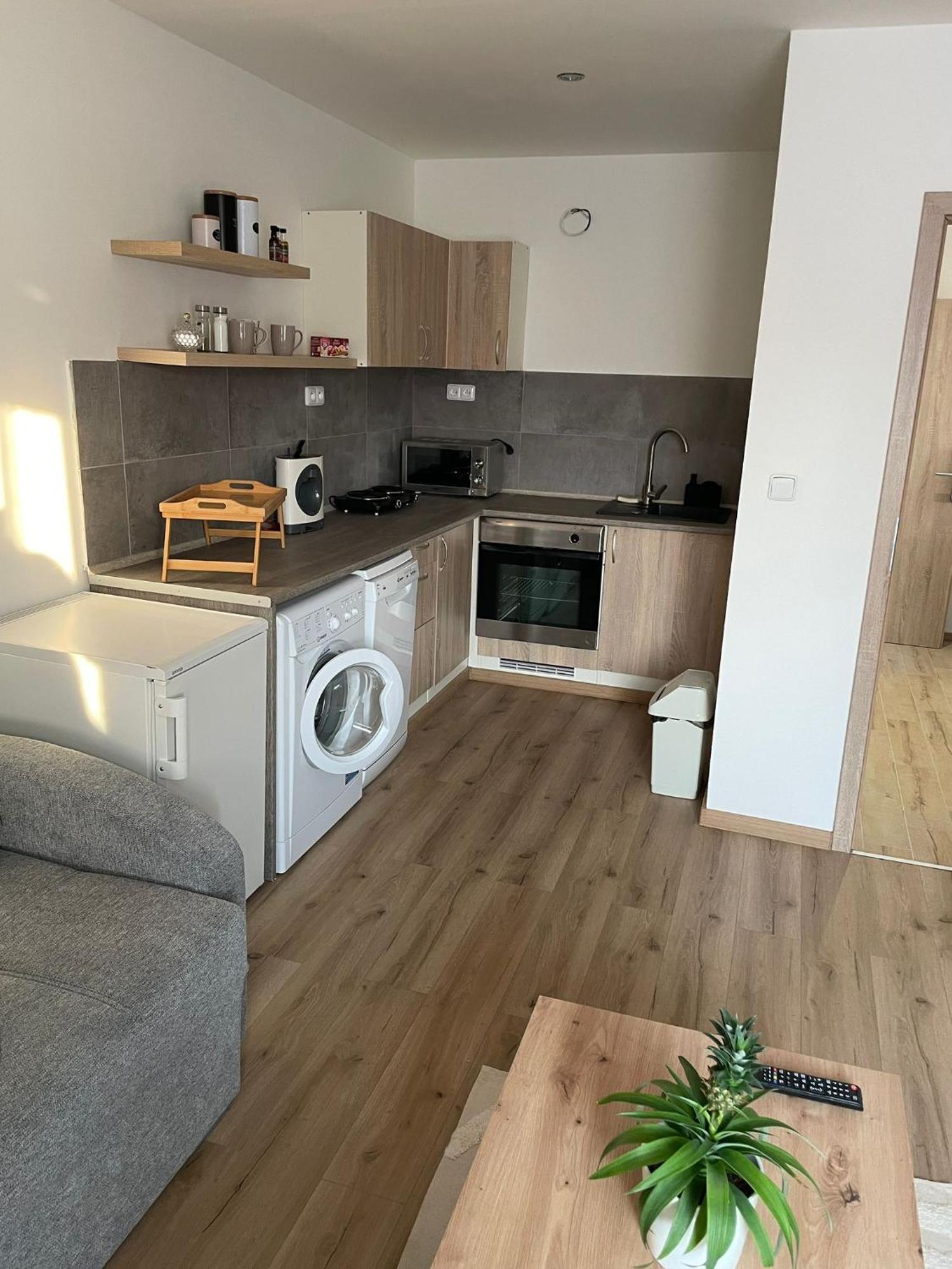 Znojmoapartment Luaran gambar