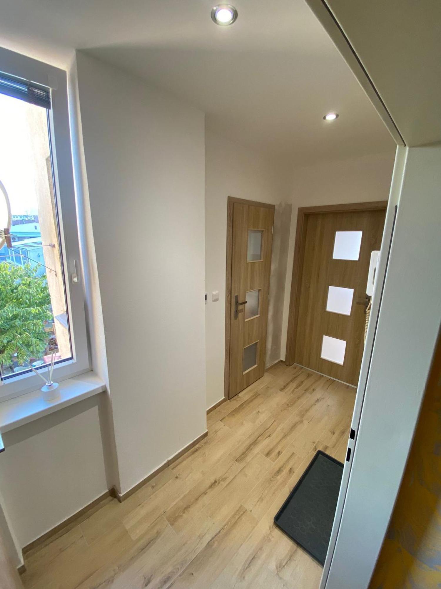 Znojmoapartment Luaran gambar